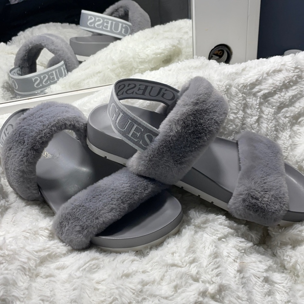 Guess fur slides